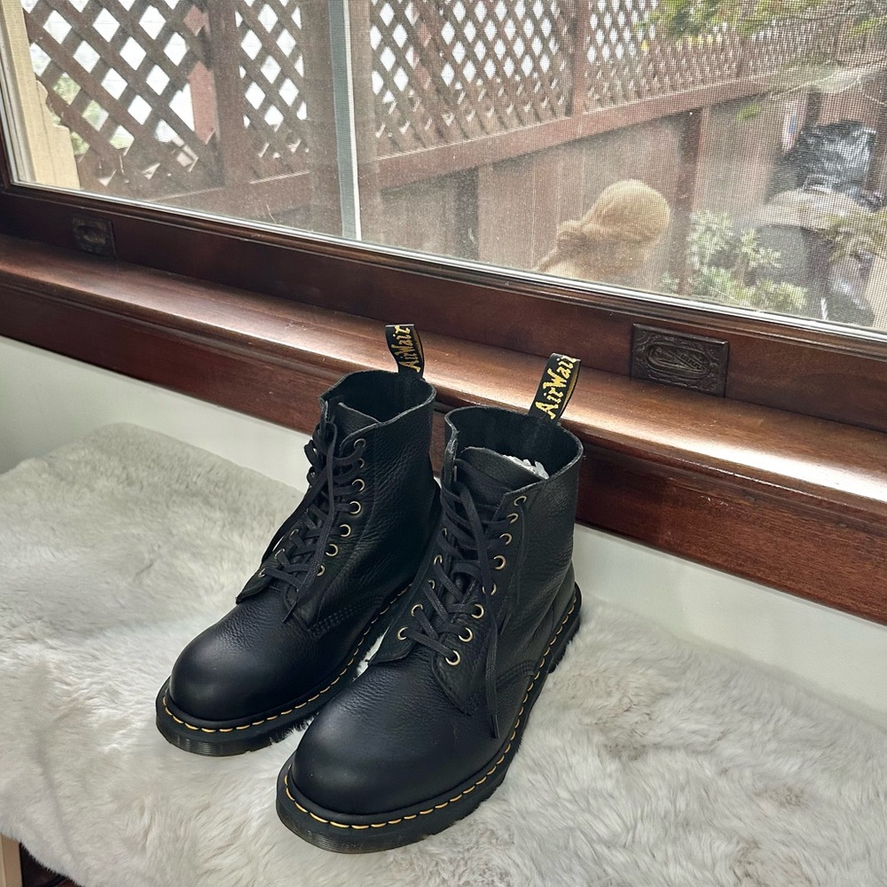 Dr. Martens 1460 Pascal Virginia Leather Lace Up Boots  Women's US size 11 NWOT